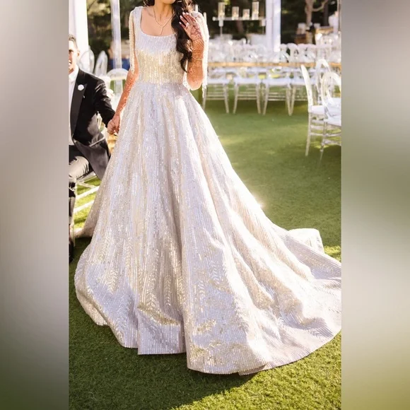 Custom Manish Malhotra Wedding Gown - Picture 6 of 6